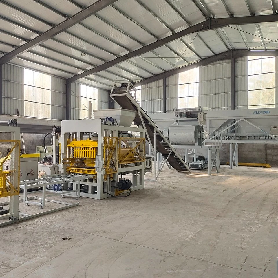 Qt4-15 Manufacturer of Bread Brick Pavement Brick Pavement Brick Production Line Concrete Block Manufacturer Building Block Manufacturer