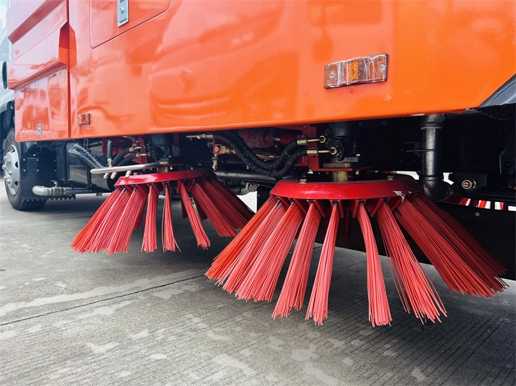 Sweep and Suck Type Manual Electric Road Sweeper Washer Truck