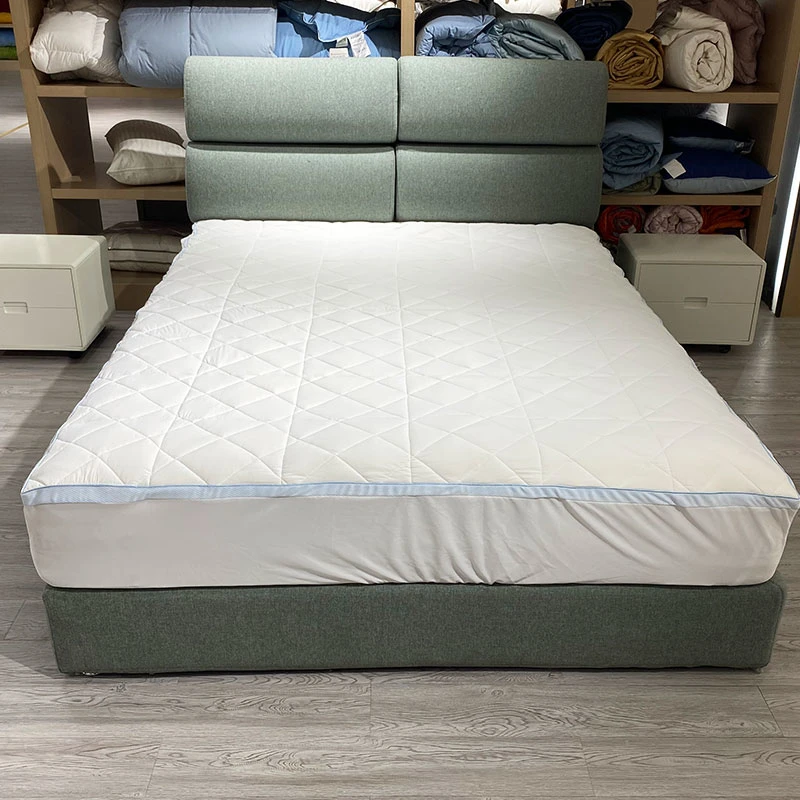 New Product Super Soft Breathable Cooling Fabric White Blue Mesh Decoration Mattress Cover
