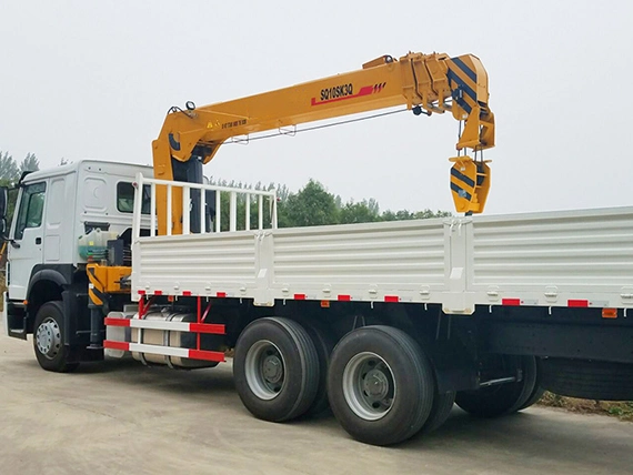 8,5 tonne de la machine de levage montés sur camion 12.1m de hauteur de levage de grue Spk36080 à bas prix de vente