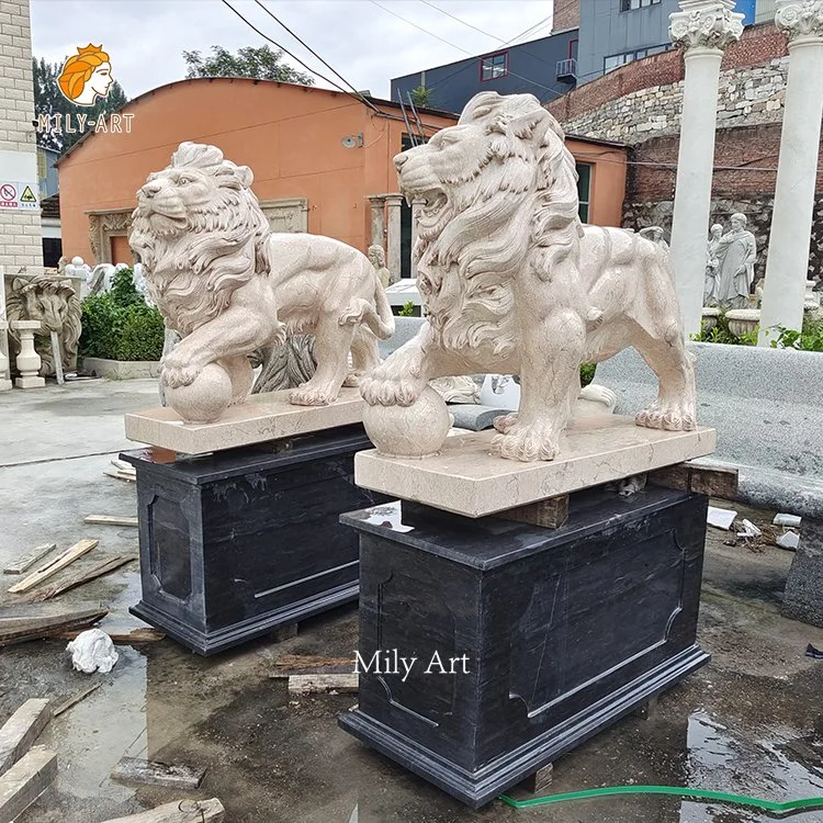 Custom реалистичных сад из белого мрамора с другой стороны Льва резного западной каменные скульптуры