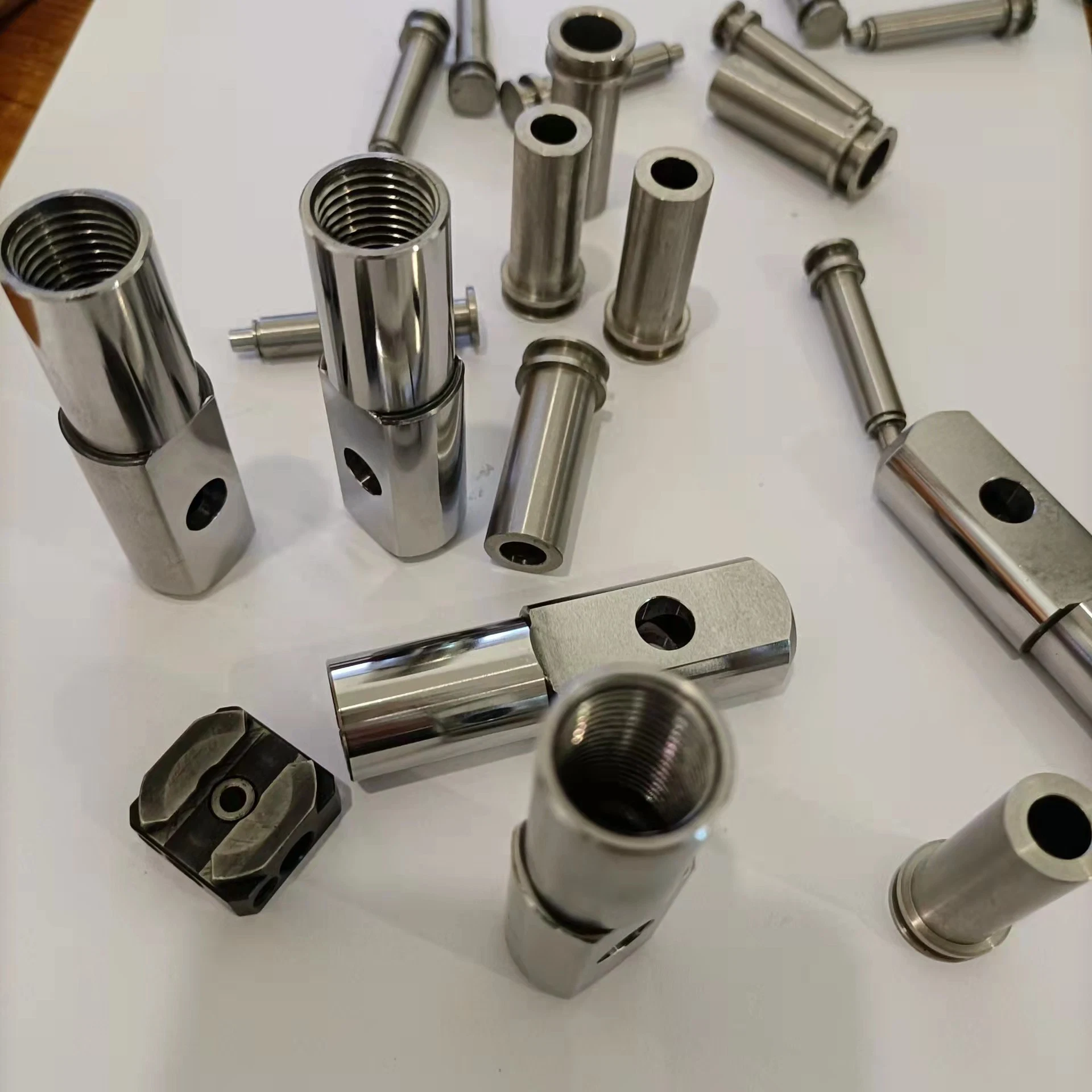 Simpneed Machining Services 3D Printing CNC Manufacturing Plastics Metals Anodized Metal Parts