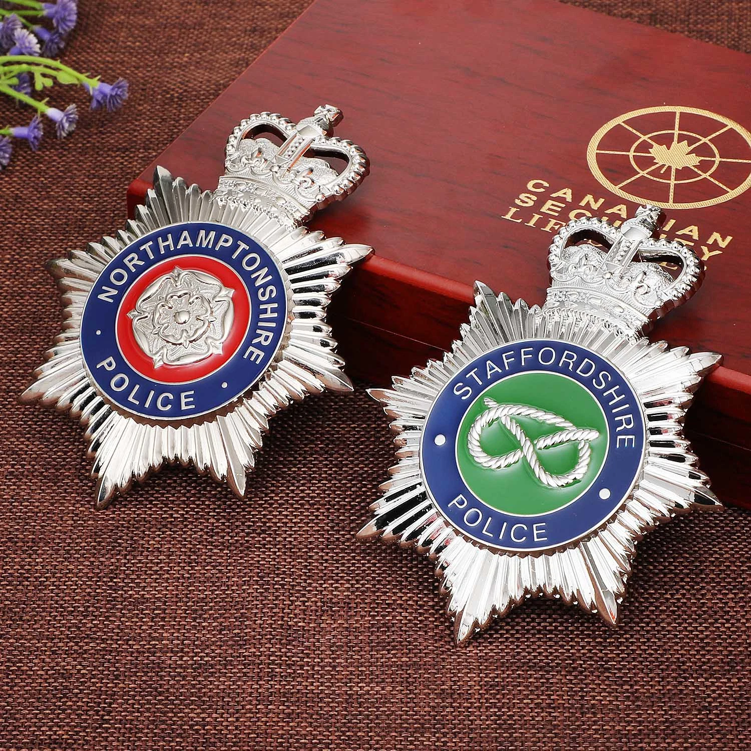 Canada in Customized Design with Zinc Alloy Factory Cheap in Special Design with 2D Logo Metal Custom Security Police Badges