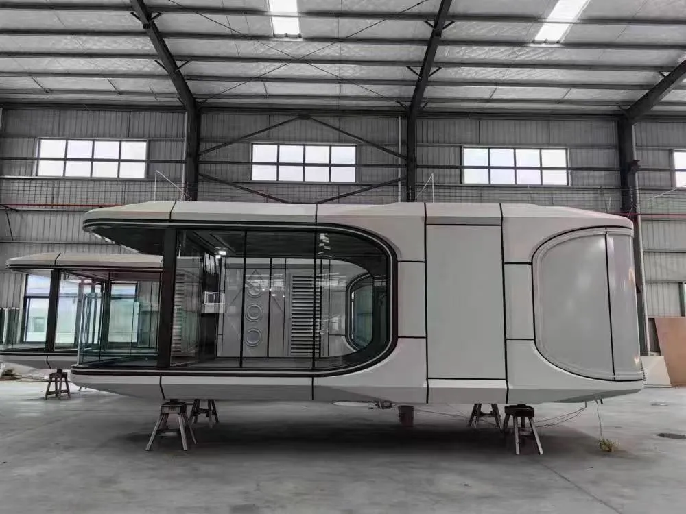 Space Capsule with Roof Terrace Mobile Integrated Home Cabin Hotel Container House