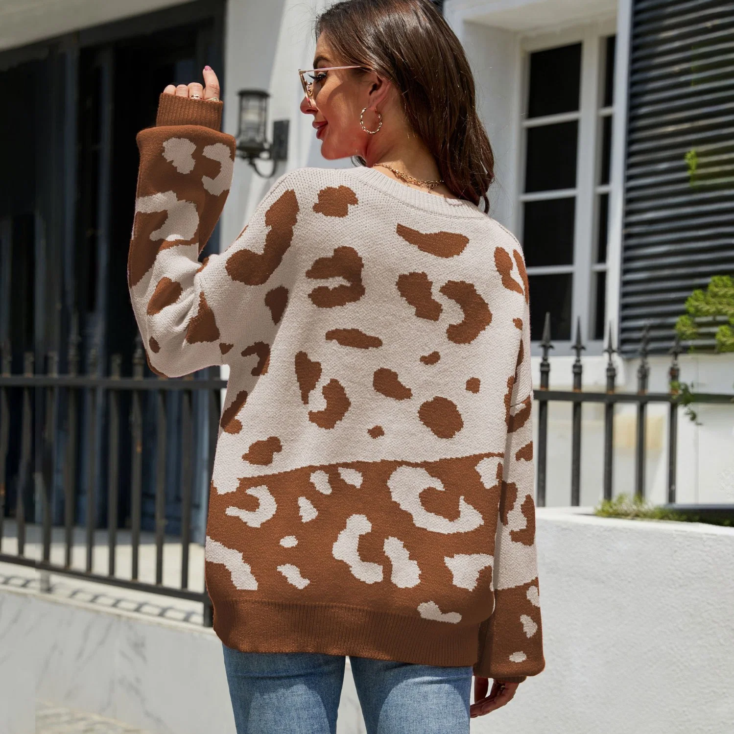 Autumn and Winter Women's Round Neck Contrast Color Leopard Knitted Sweater Ladies Fashion Jacquard Pullover