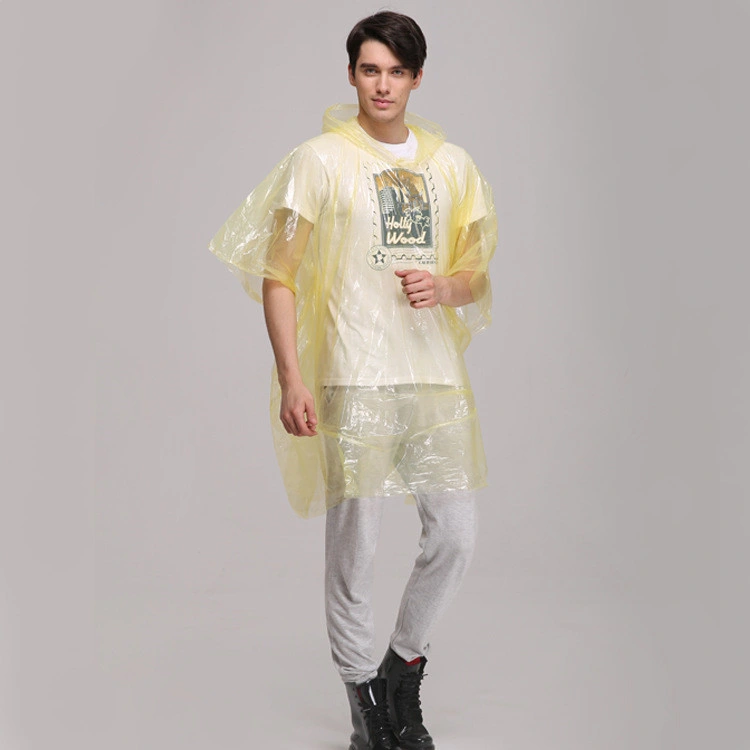 Capa impermeable transparente desechable de PE RPE-054