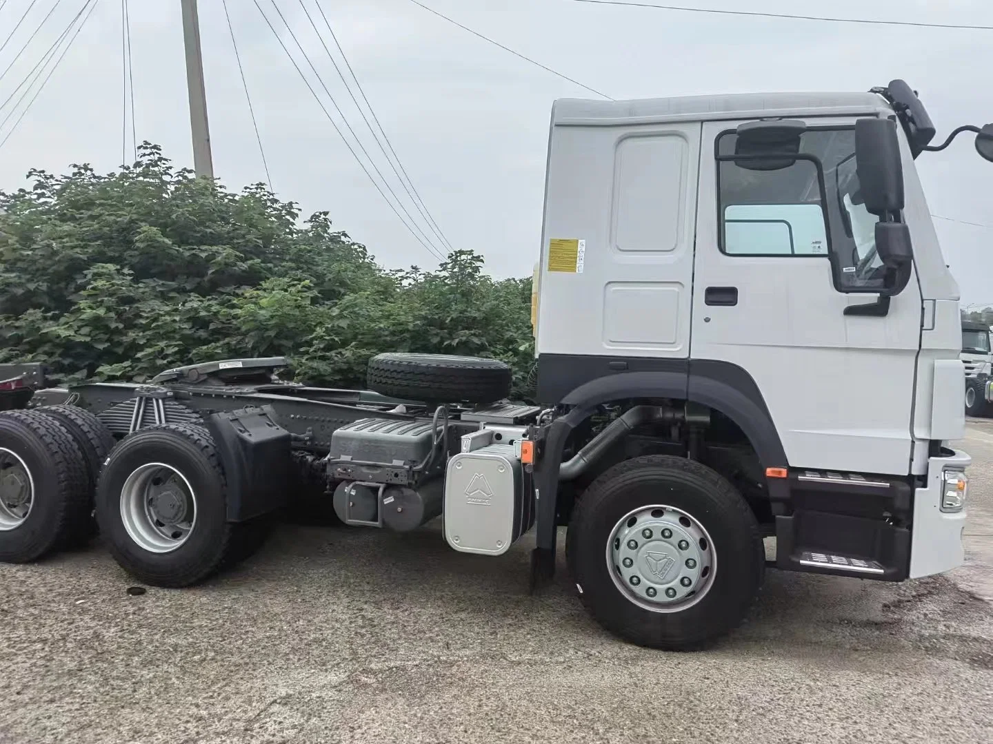 Sinotruk Precio HOWO camión tractor 6X4 10 ruedas cabezal de remolque