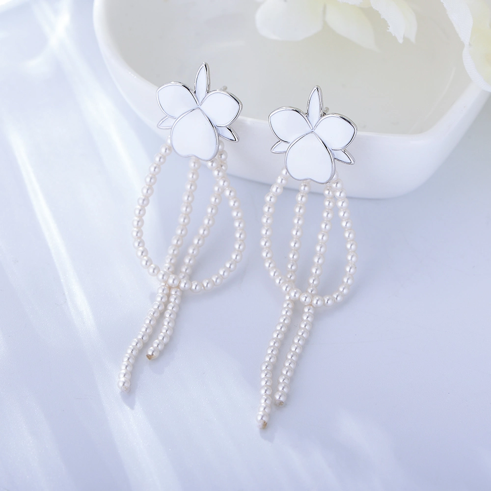 Nueva Flor Blanca Pearl Paint Mujer cadena de cobre Pendientes de gota