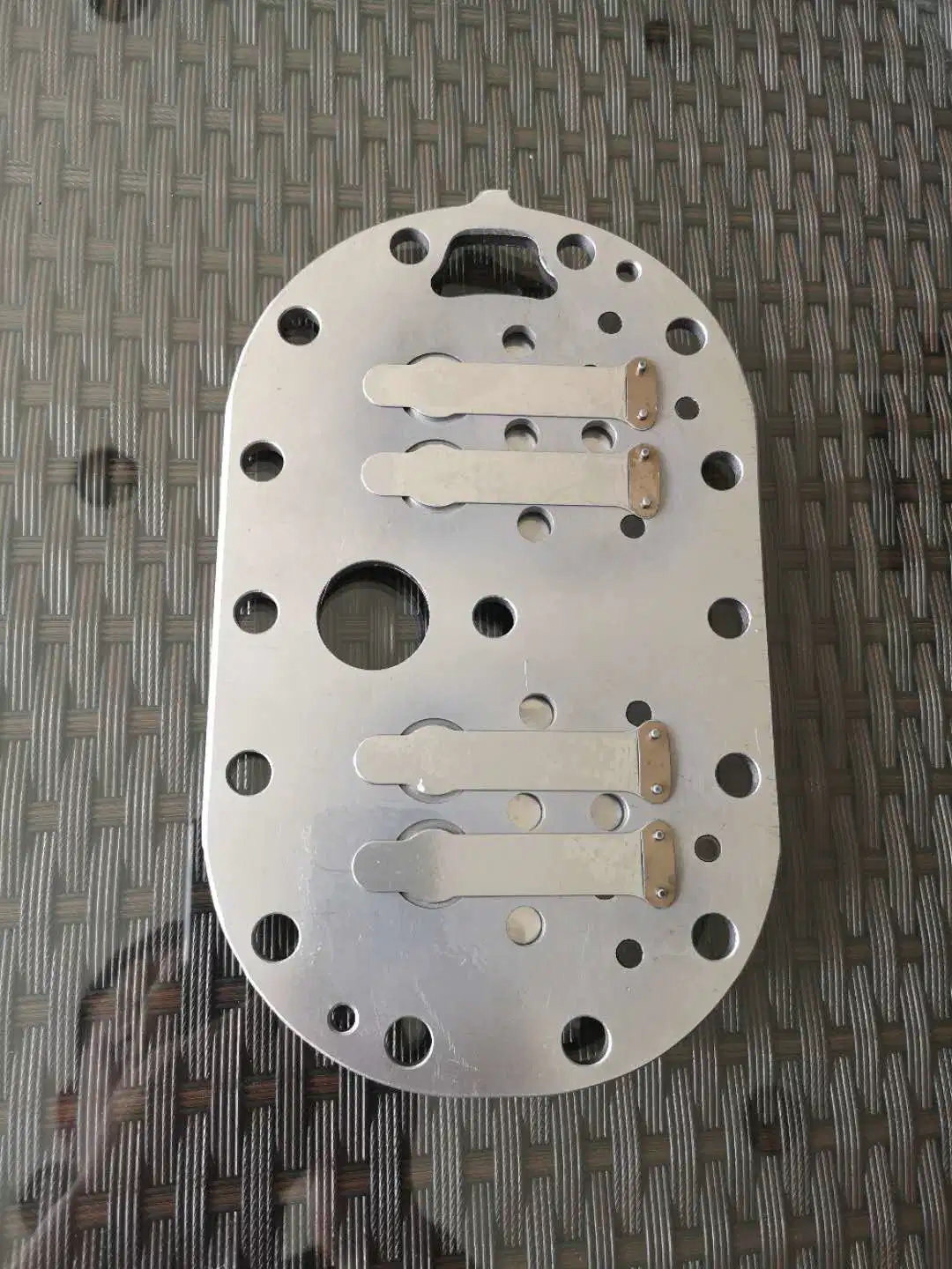 Valve Plate for Bitzer Screw Compressor Parts 4ec-4.2/4ec-6.2