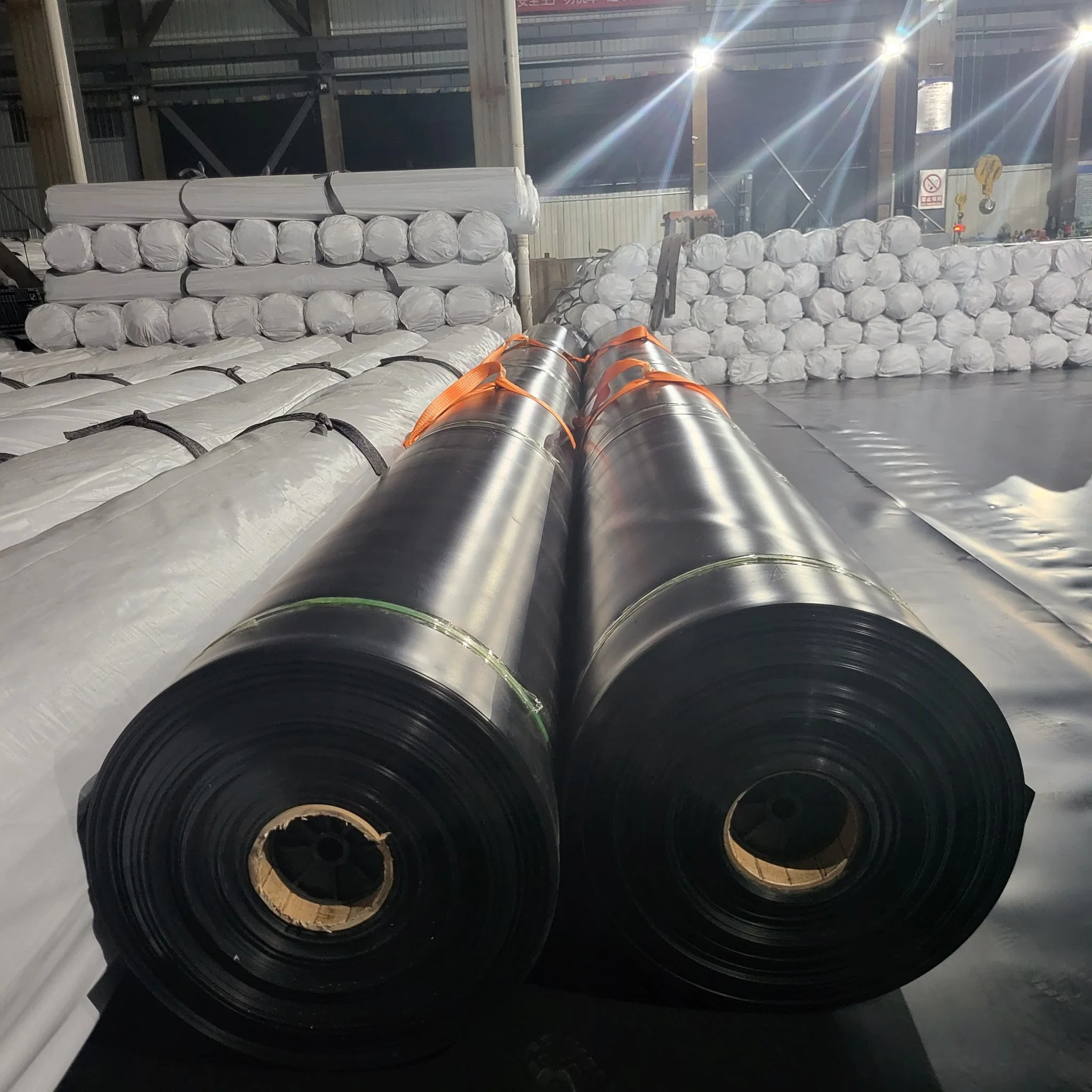 Tear Resistance Environmental Project Woven Geotextile or Customized 1.0mm HDPE Geomembrane Pond Liner