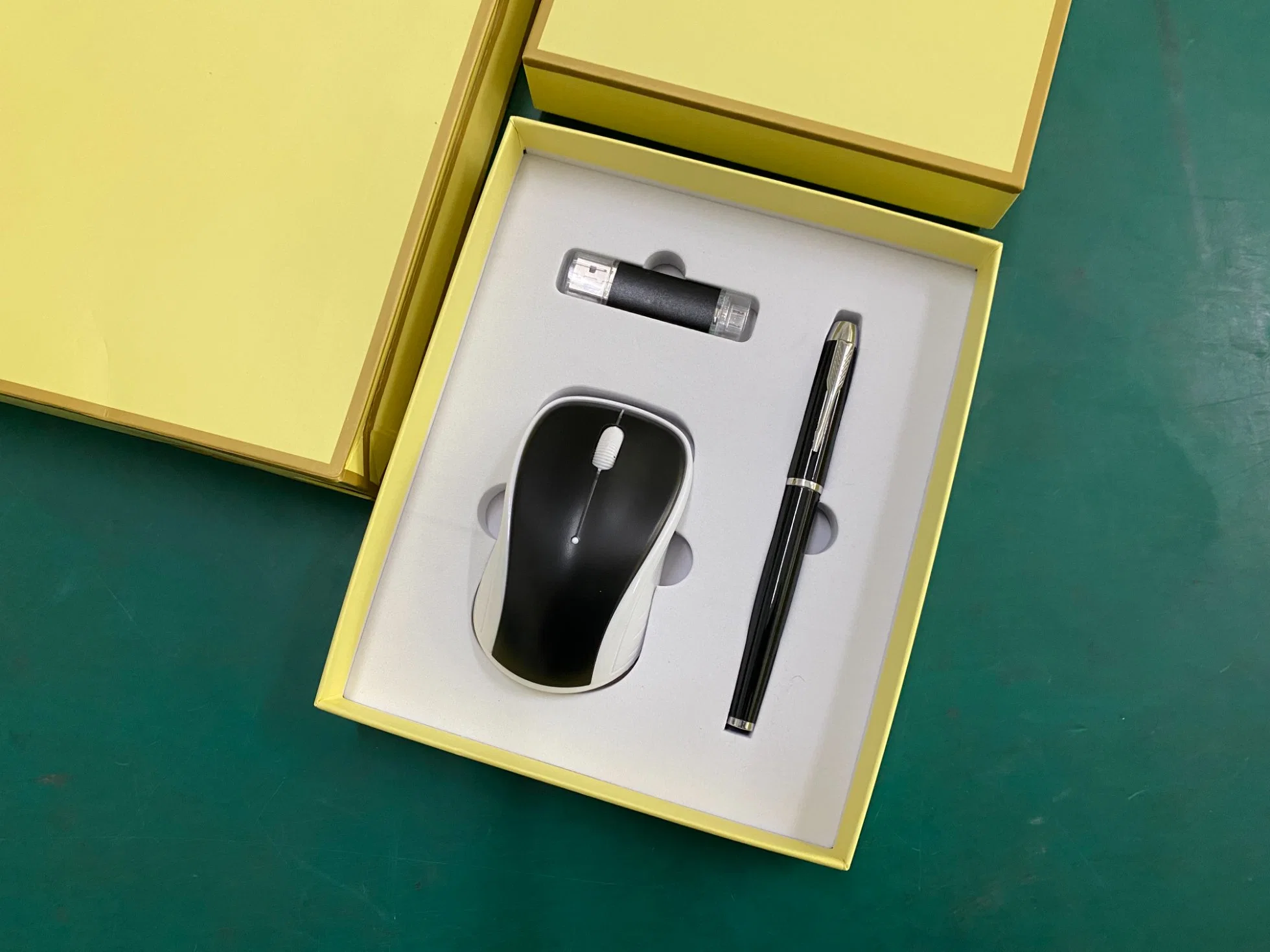 Simple Business Gift Set with Gold Mouse U Disk Pen for Company