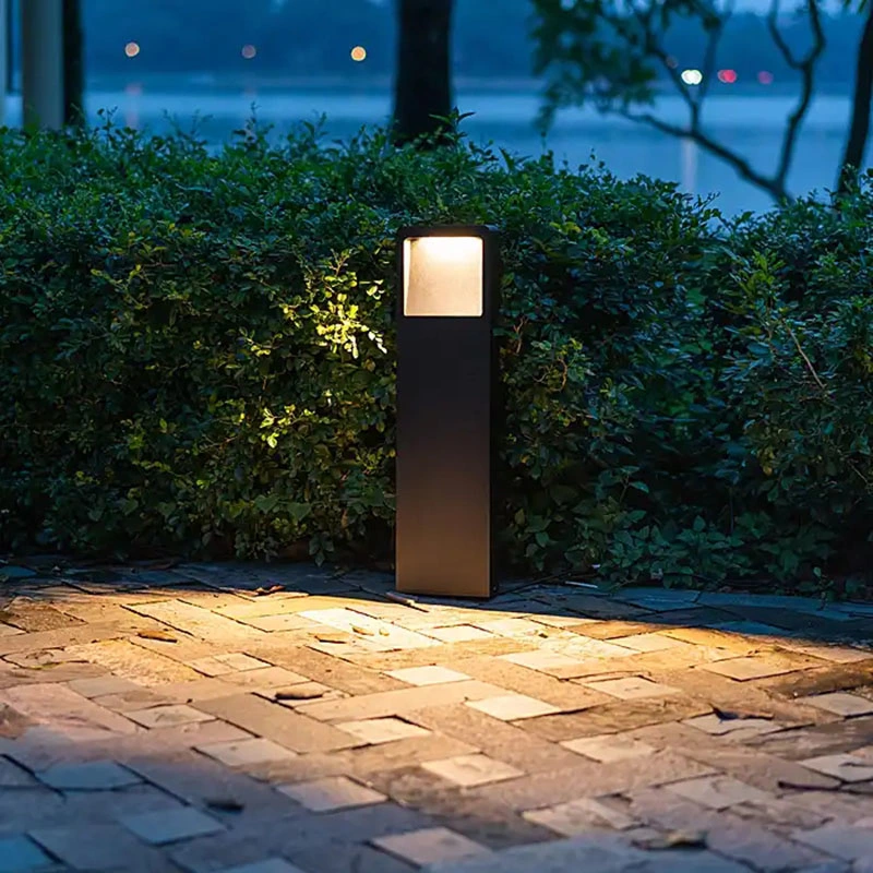 Outdoor European Antique Garden Lights Decorative Power Street Lamp Lighting Road Waterproof Modern Poles LED Solar Street Light Light Sensor Solar Charging LED