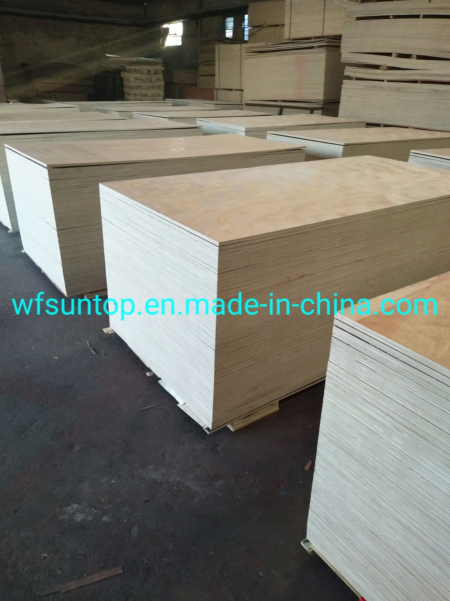 Precios baratos una vez pulsado caliente 1220x2440x12mm de chapa de madera contrachapada de álamos Core Okoume Señor pegamento