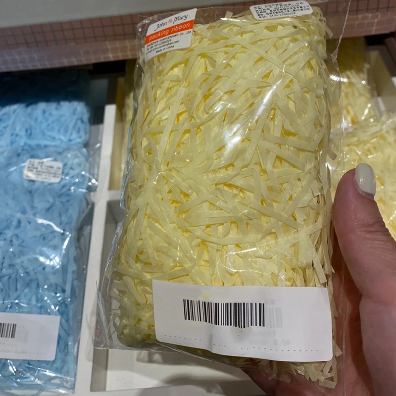 Papier kraft recyclé à finition en plis Raffia déchiqueté pour le remplissage Boîte cadeau