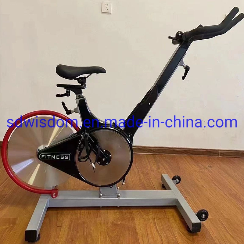 Nuevo diseño de equipos de Fitness Gym un gimnasio deportivo silencioso ejercicio Bicicleta spinning comercial