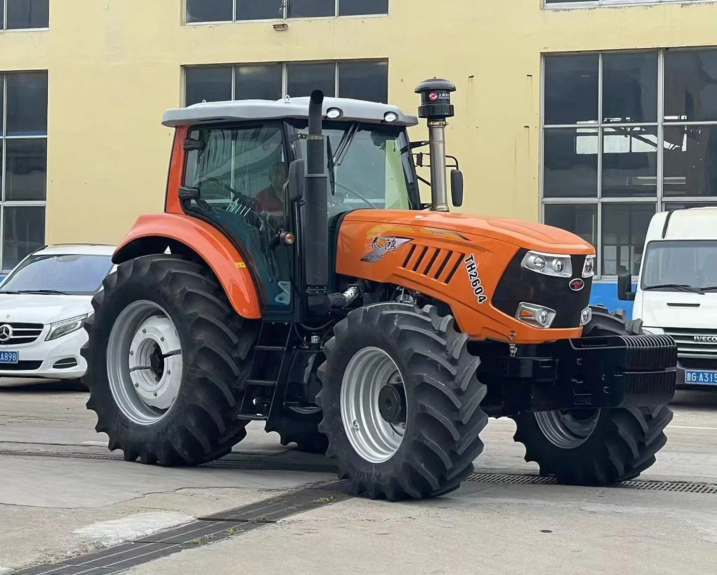 Fabricant Fournir des tracteurs agricoles compacts de haute qualité de 130HP 140HP 150HP 160HP 4WD Mini Tracteurs de pelouse de ferme