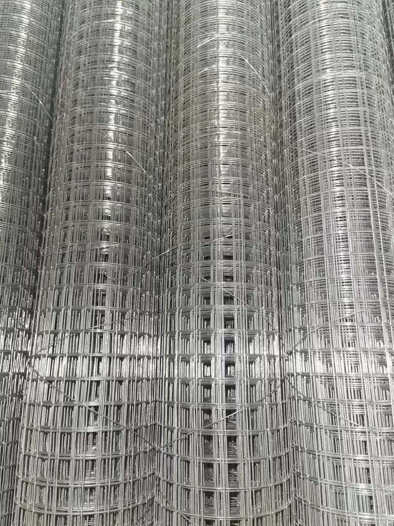 Direct Wholesale/Supplier Good Quality Electro Galvanized Welded Wire Mesh Use for Construction