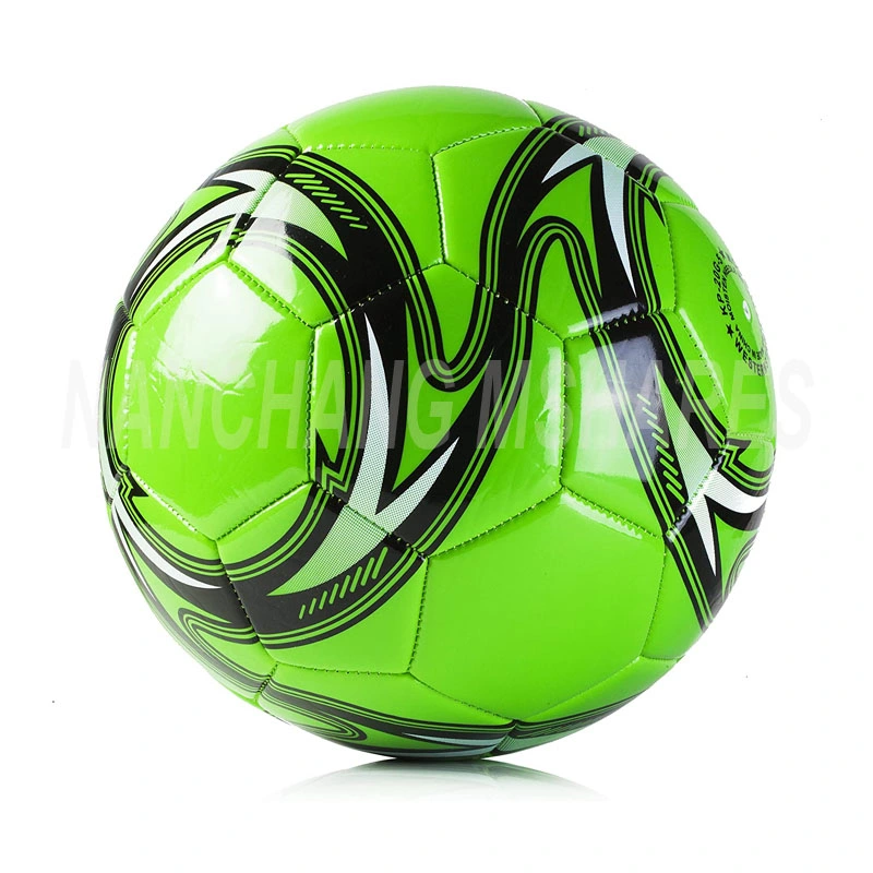 Ballon de football d'entraînement en cuir de haute qualité pour articles de sport.