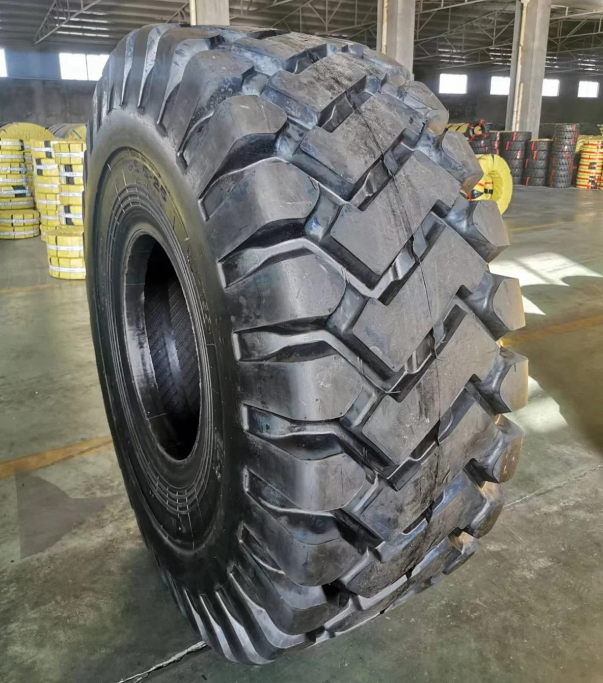 26.5-25 Top Quality Bias Nylon off-The-Road OTR Tyre E3/L3 Construction Tires Wheel Earthmover Grader Loader Dozer Dump Truck Tyre OTR