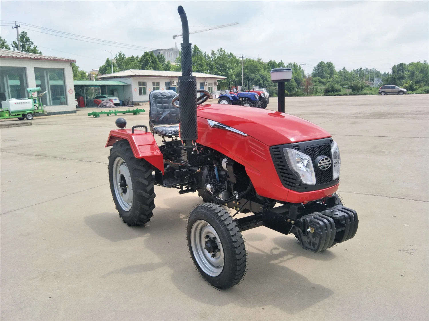 Tractor de ruedas miniatura de alta calidad de 22HP, 3 cilindros y tracción 2WD para agricultura/granja