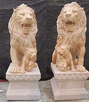 High quality/High cost performance Yellow Stone Lion Hand Carved Animal Sculpture Garden Decoration