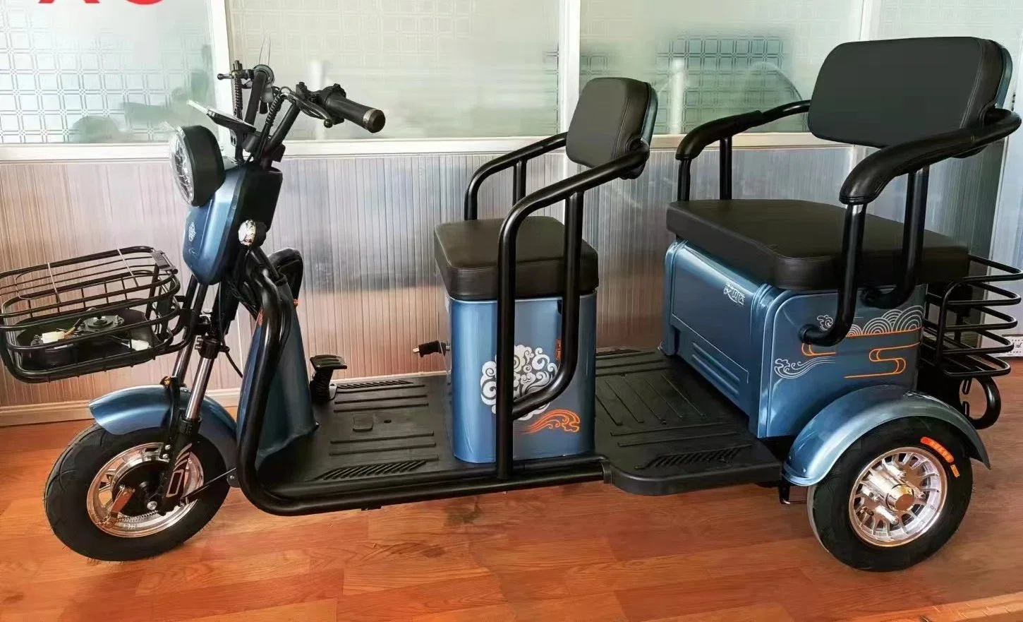 Tres ruedas con Two-Seat triciclo triciclo eléctrico para el entretenimiento