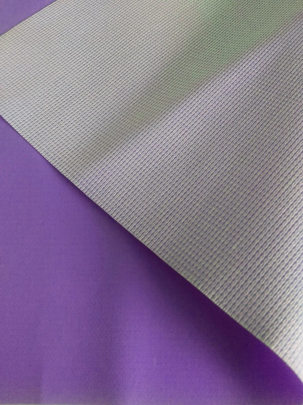 560gsm 660gsm 610gsm 750gsm 0.6mm 1300D 100 % polyester Tissu vinyle PVC Rouleau bâche PVC pour la couverture médicale