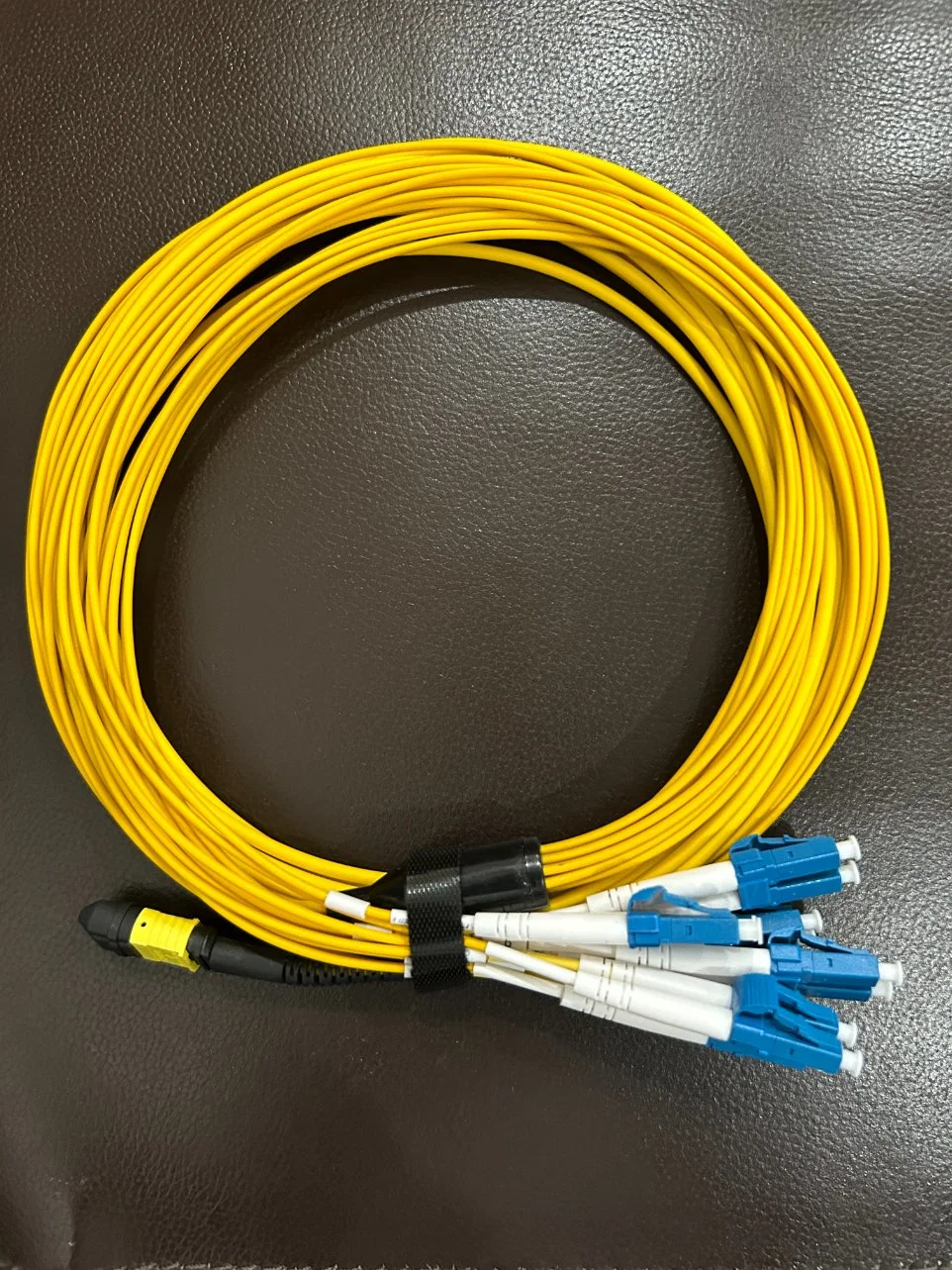 MPO /APC إلى LC/UPC Fibre Patchcord، Fanout Patchcord