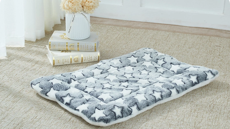 Wholesale/Supplier Thickened Warm Sleeping Mats Blankets for Cats and Dogs