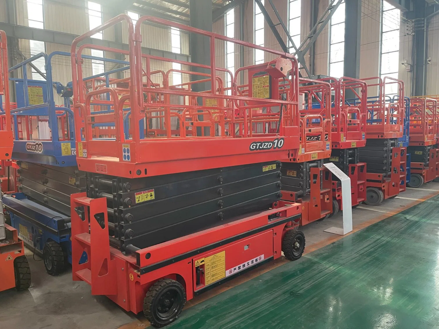 High quality/High cost performance Four Tires Trailer Electric Scissor Lift 500kg Hydraulic Lift Gtjz 6m 8m 10m 12m 14m 16m 320kg Hydraulic Lifting Equipment Self-Propelled Electric