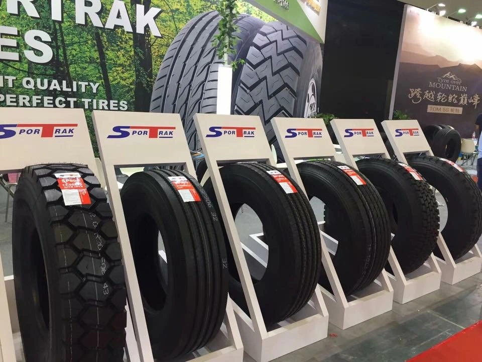 Automóvel de passageiros de borracha de pneus radiais com HP UHP M A/T/T Táxi padrão de 4X4 para o Verão de inverno neve All Seasons 175/65R14, 265/65R17 pneus 195/60R15