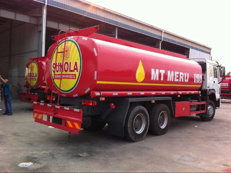 Sinotruk HOWO 6X4 Diesel Petrol Refueling Oil Tanker