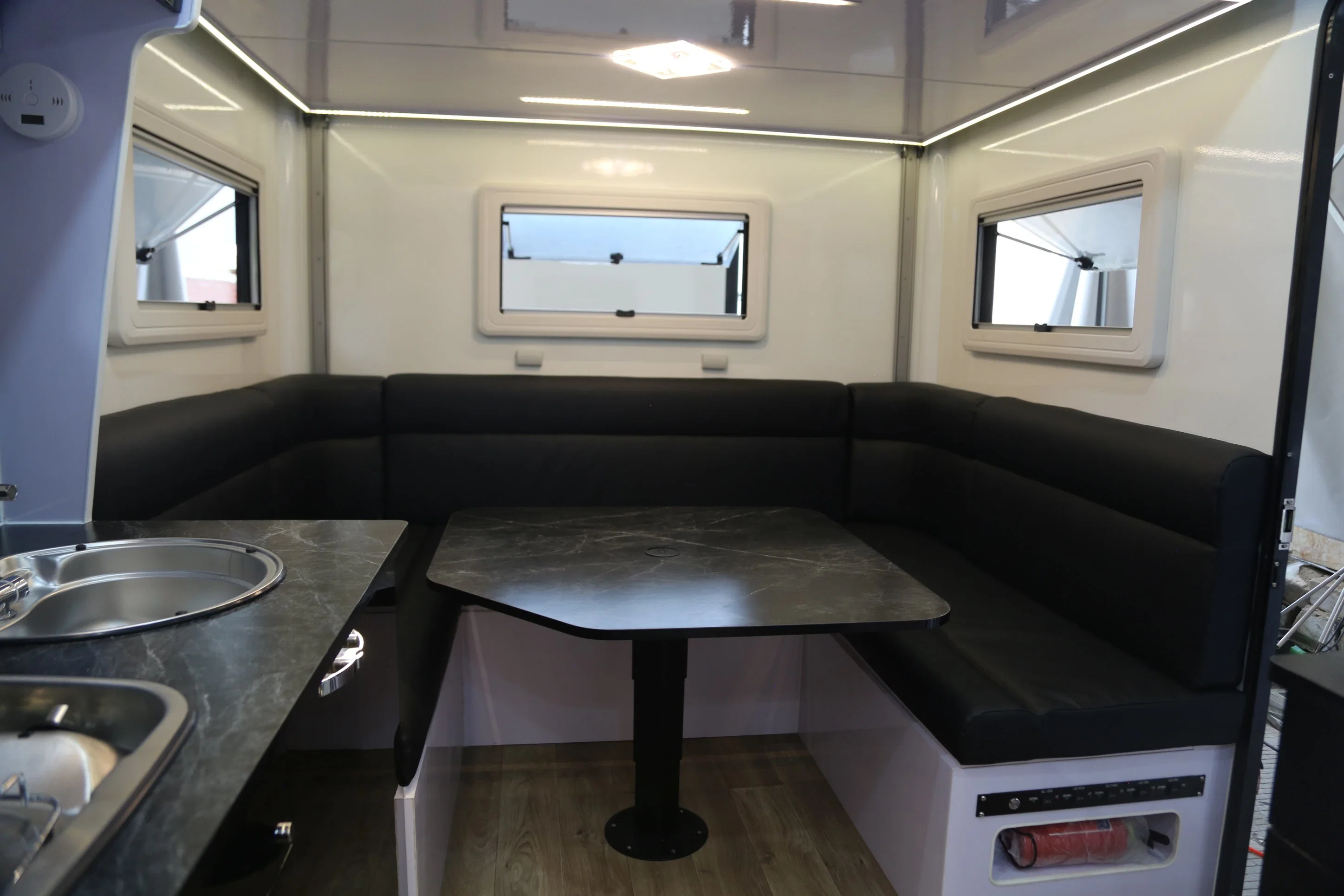 2022 Nuevo Diseño expedición camión Camper Caravan Van Shell 4X4 Fabricantes