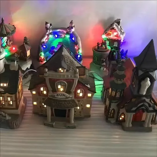 OEM Factory Customized Christmas House LED Table Decoration Wholesale Christmas Resin Craft Tiny House Village LED Christmas House Model Manufacturer in China