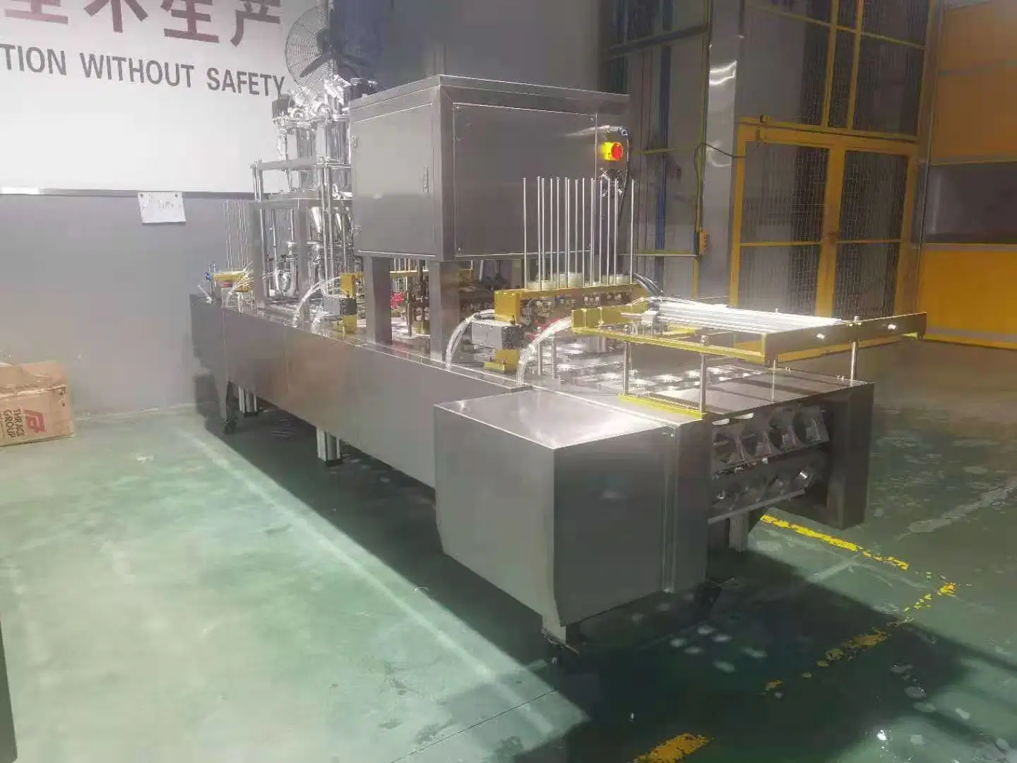 Liquid Food Cup Filling Equipment Yogurt Filling and Sealing Equipment