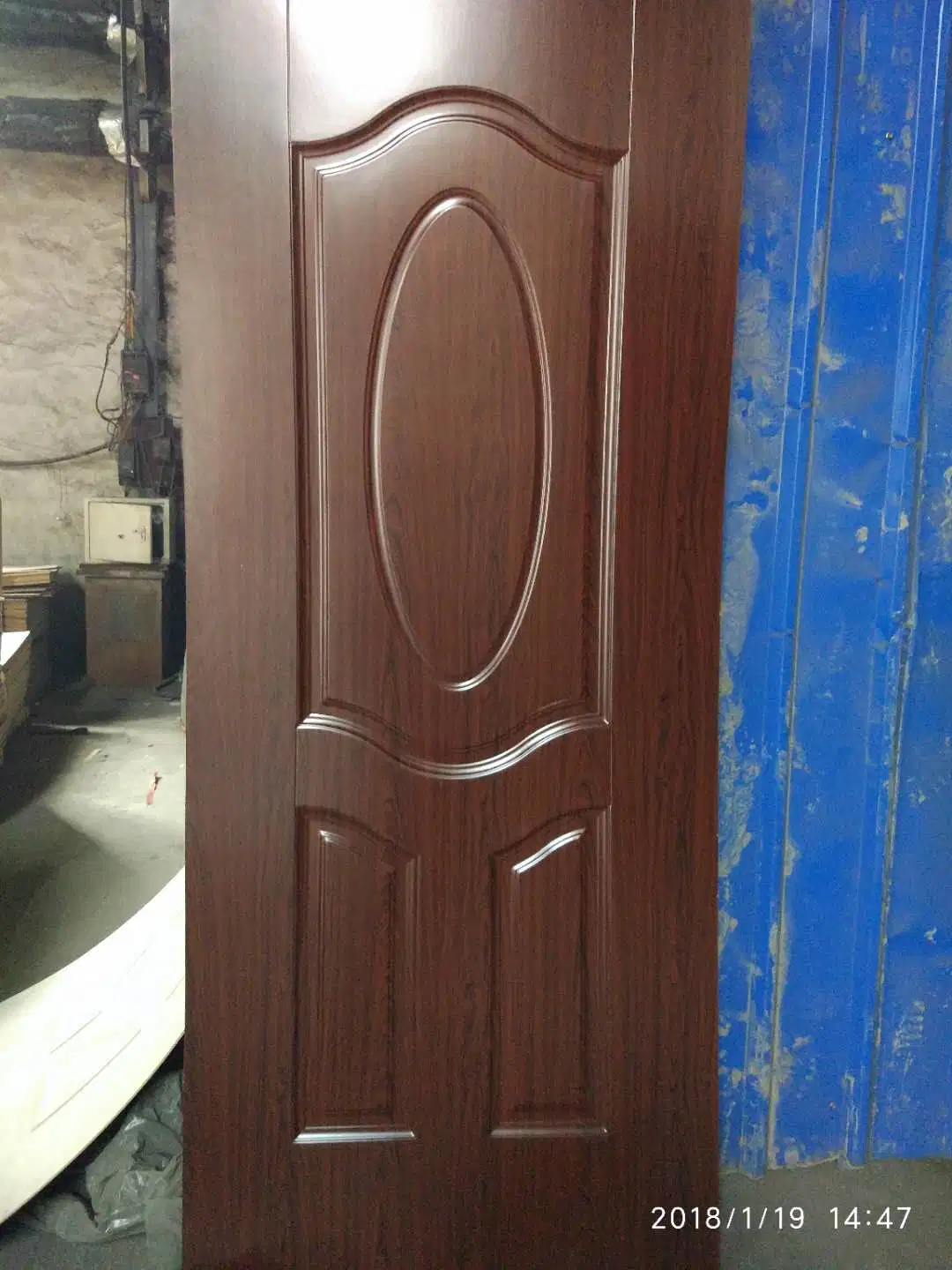 Door Skins of Different Styles and Colors Are Used for Wooden Door Decoration