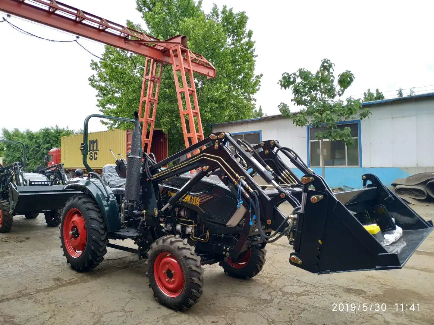 Chargeur frontal avec godet 4 en 1 adapté au tracteur, tracteur agricole, tracteur agricole, mini-tracteur