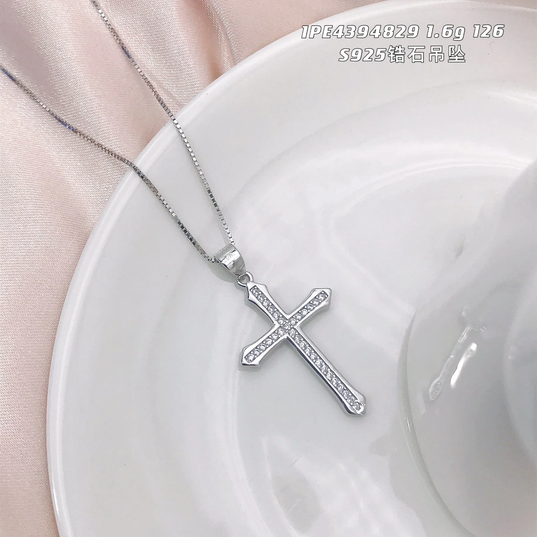 OEM Custom Fashion 925 Silver Jewelry White Stone Luxury Popular Wholesale High Quality Light Weight Religious CZ Cross Pendant