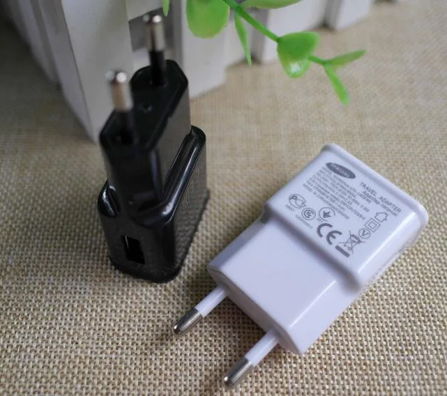 Grau de qualidade de um adaptador de alimentação USB para dispositivos móveis