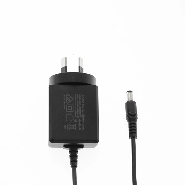 5V 2A L'adaptateur secteur AC/DC Alimentation universelle avec câble au connecteur chargeur CB CE UL FCC SAA S-MARK