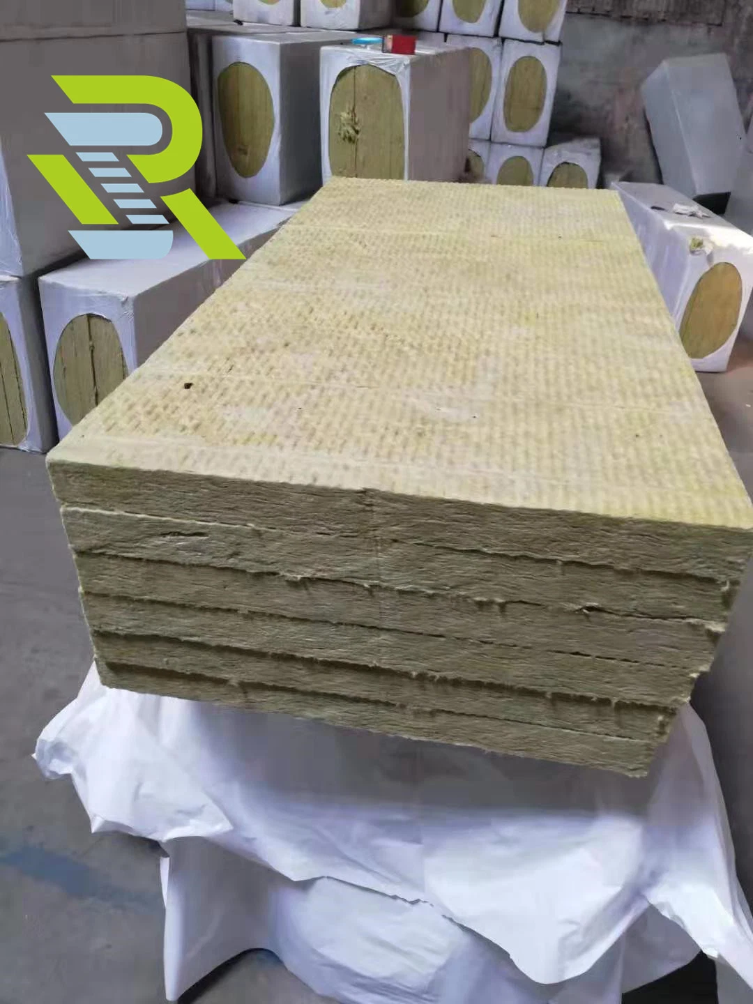 China Sale Rockwool Thermal Insulation Board Price with Aluminum Foil, Rock Wool Board for Fireproof, Sound Absorb. 900X600X25mm Density 50-180kg/M3