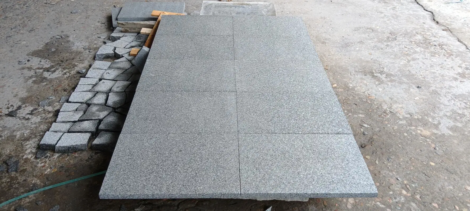 G654 Dark Grey Granite Flamed Tiles for exterior/outdoor floor/paving