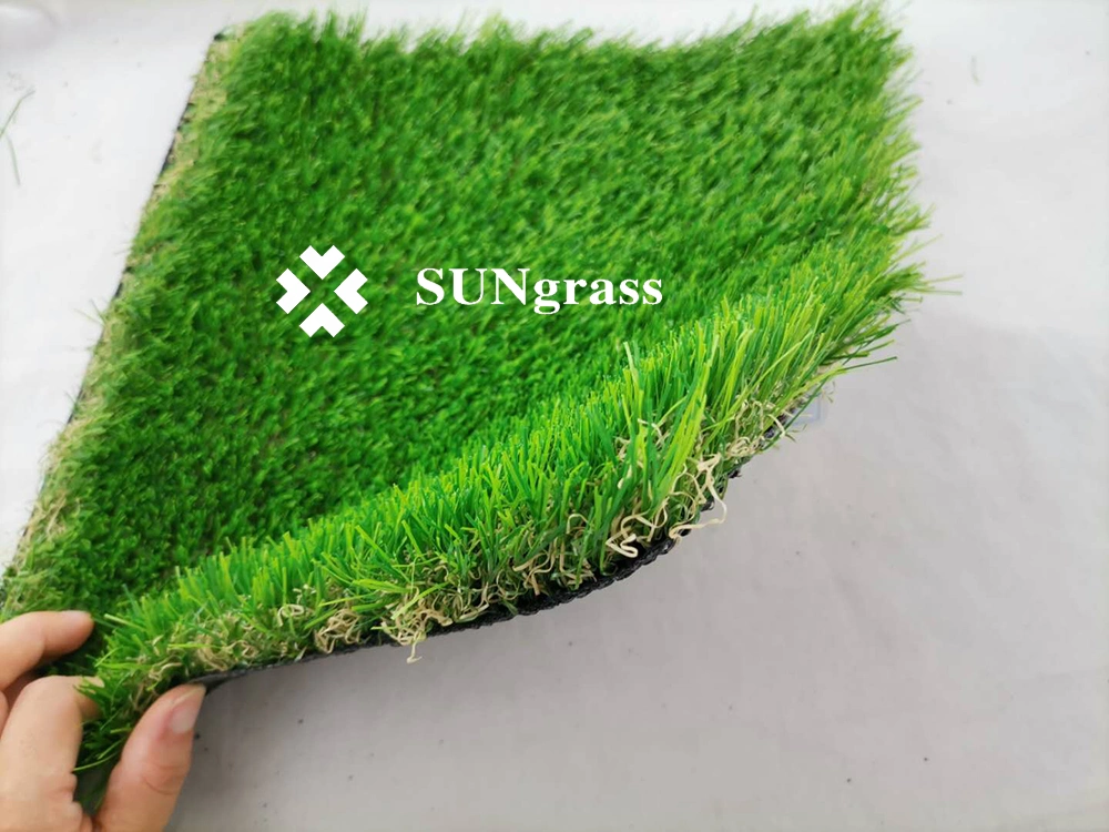 Muestra gratuita 40mm Turf Artificial Astro Turf 18stitches 4-Tones Garden Verde