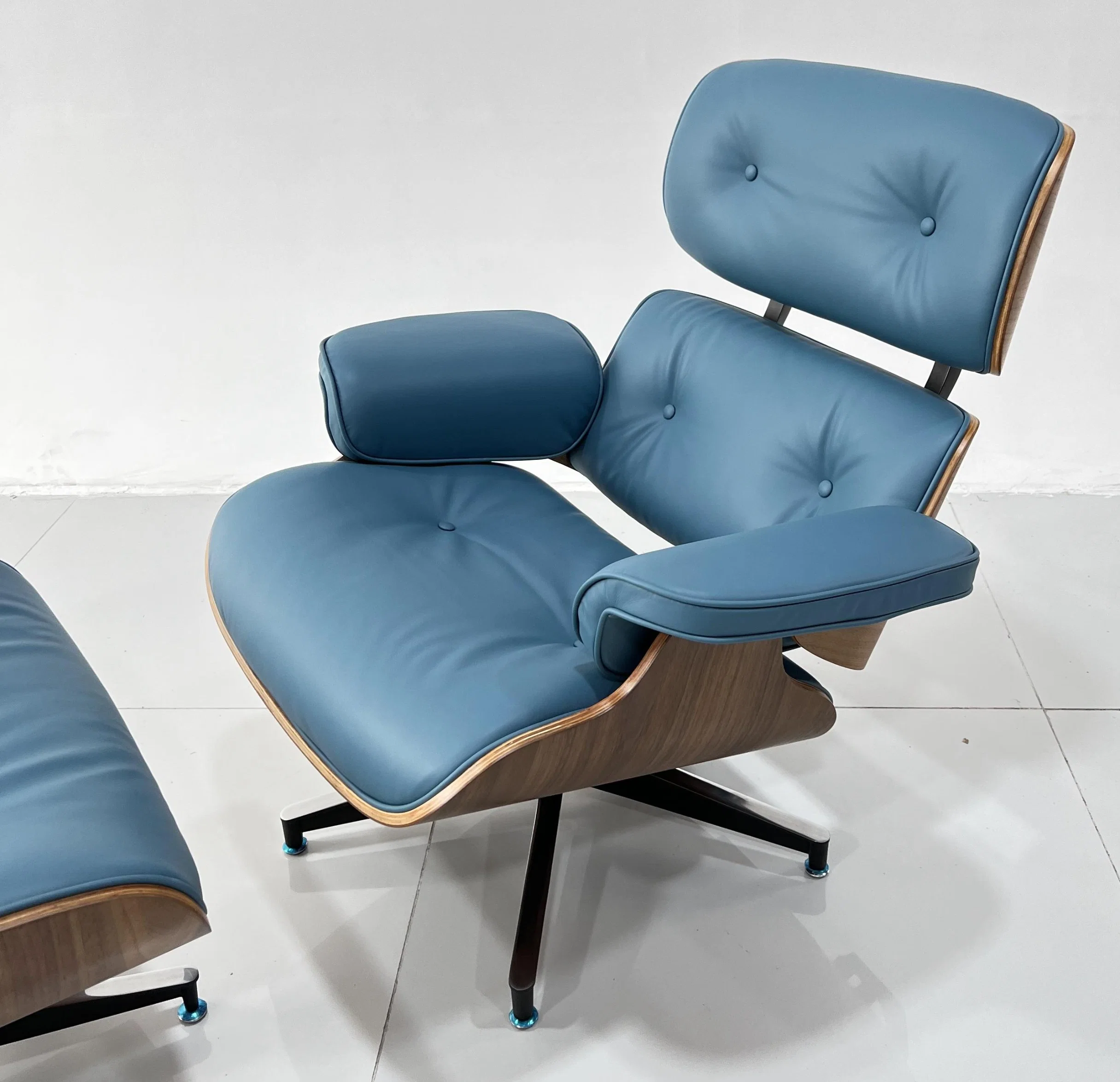 Réplica Miller Salón Tapicería de cuero interiores icónico giratoria Sillón con reposapiés