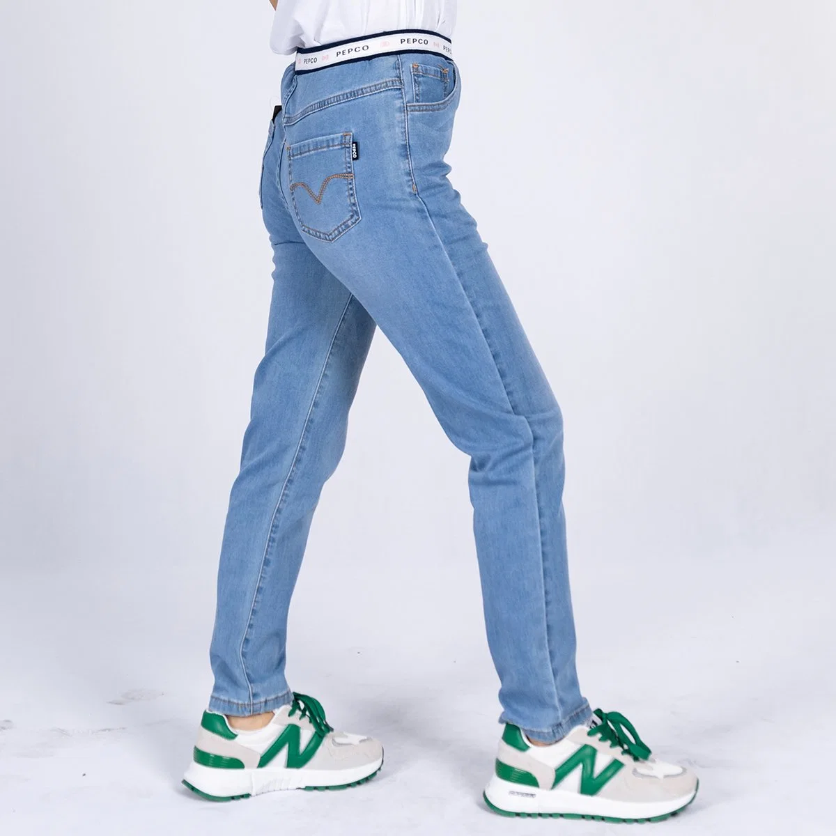 Lavado suave Logotipo personalizado de la tela vaquera elástica de la cintura a los niños Skinny Jeans para niños