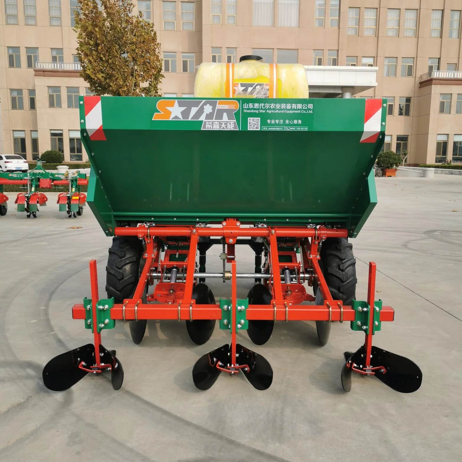 High quality/High cost performance  2 Working Ridges Medium-Sized Potato Planter