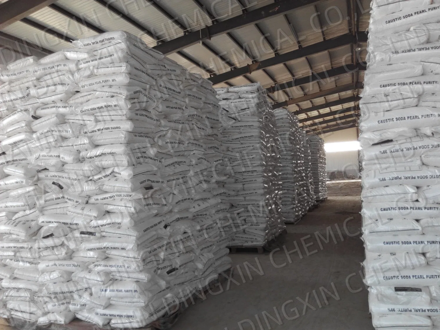 Factory Caustic Price 25kg/100kg/Bag in Stock Soda 99% with Promotion Price for Soap Making Soda Flakes Pearls