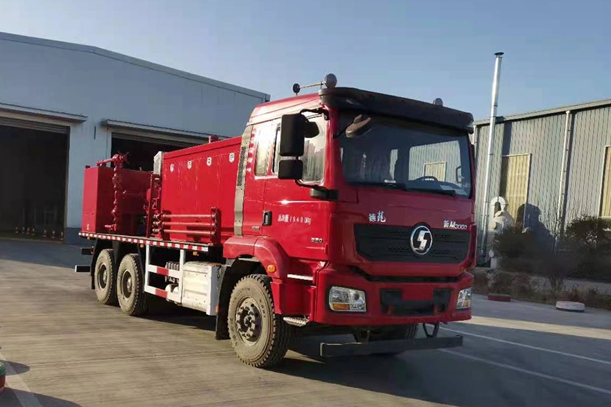 Shacman Weichai Engine 4*4 6*4 Oil Field Fracturing Truck Sinotruk