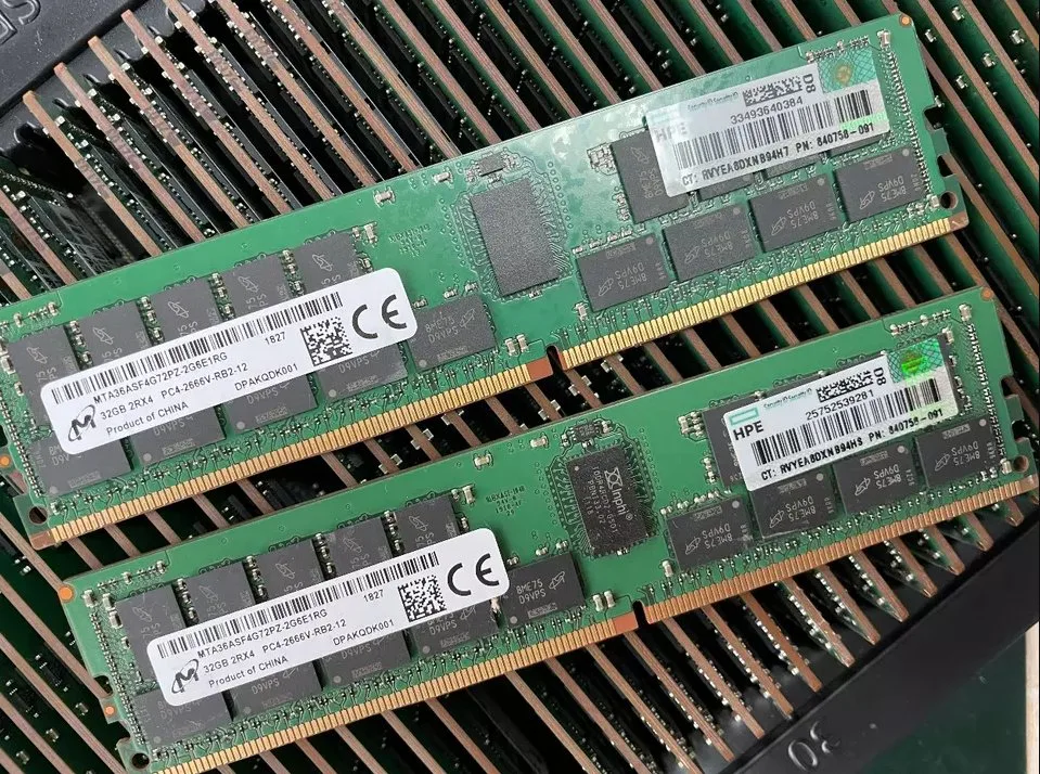 وحدة ذاكرة الخادم P00924-B21 HPE 32 جيجابايت (1X32 جيجابايت) Dual Rank X4 مجموعة ذاكرة DDR4-2933 الذكية المسجلة