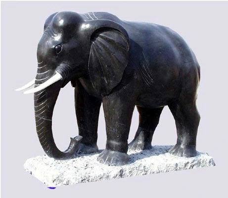 Statue d'éléphant en marbre noir de type thaïlandais